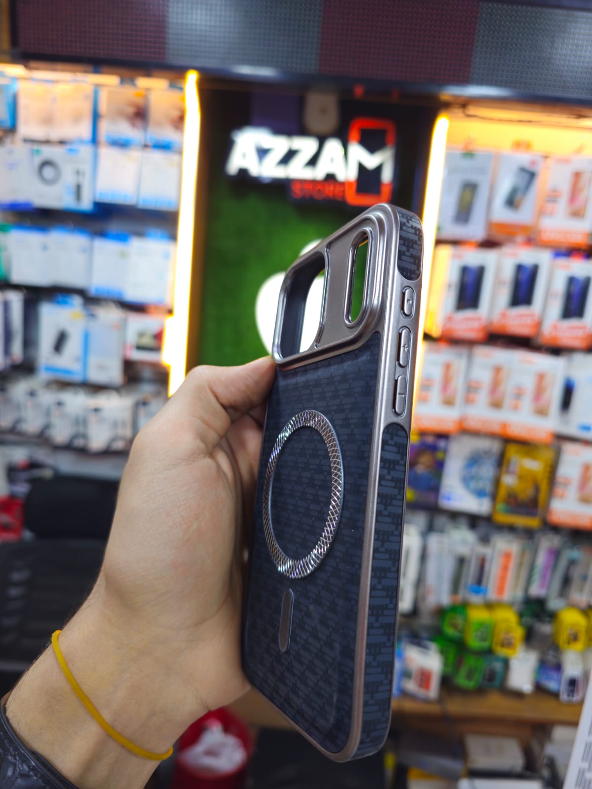 Titan Carbon Pro – iPhone 17 Pro Max Case